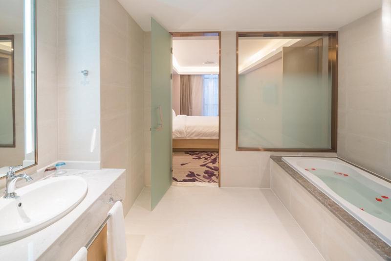 Lavande Hotel  Shanghai Bagian luar foto